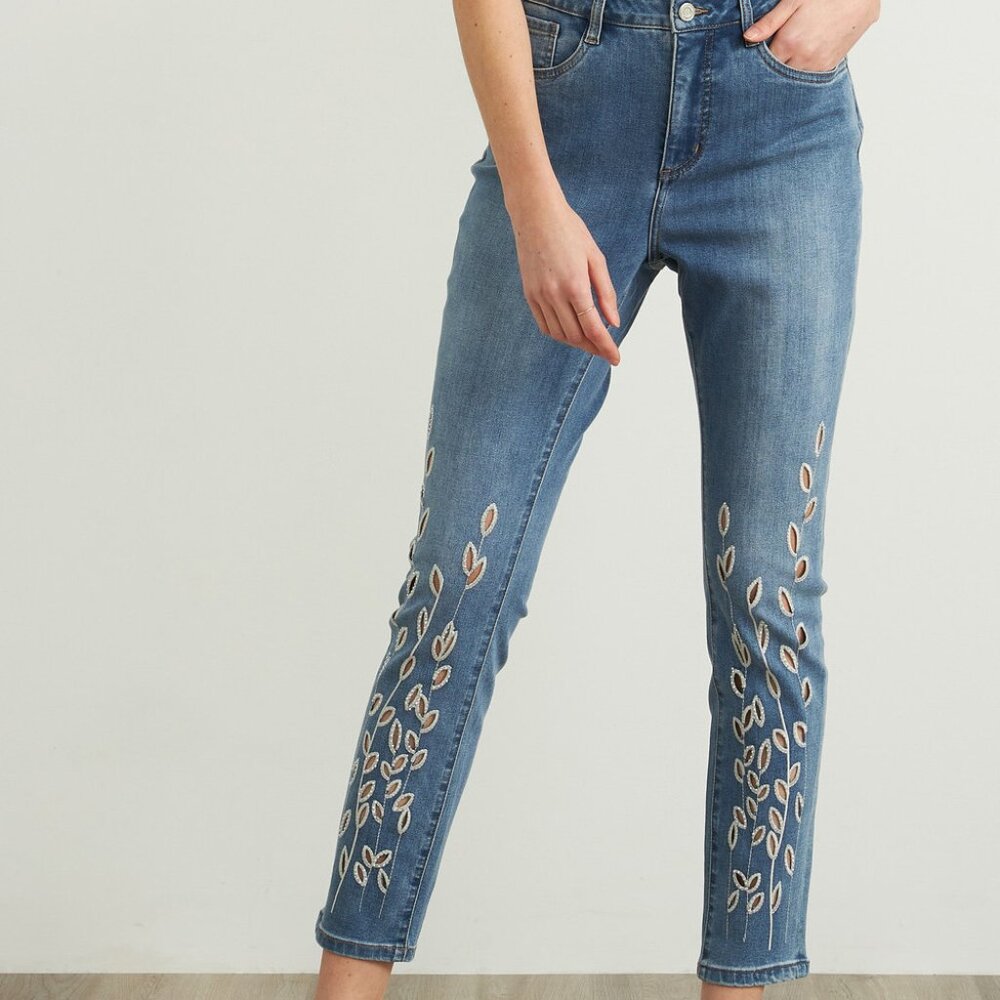 Joseph Ribkoff Embllished Jeans, Womens' Size 6 - Picture 3 of 13